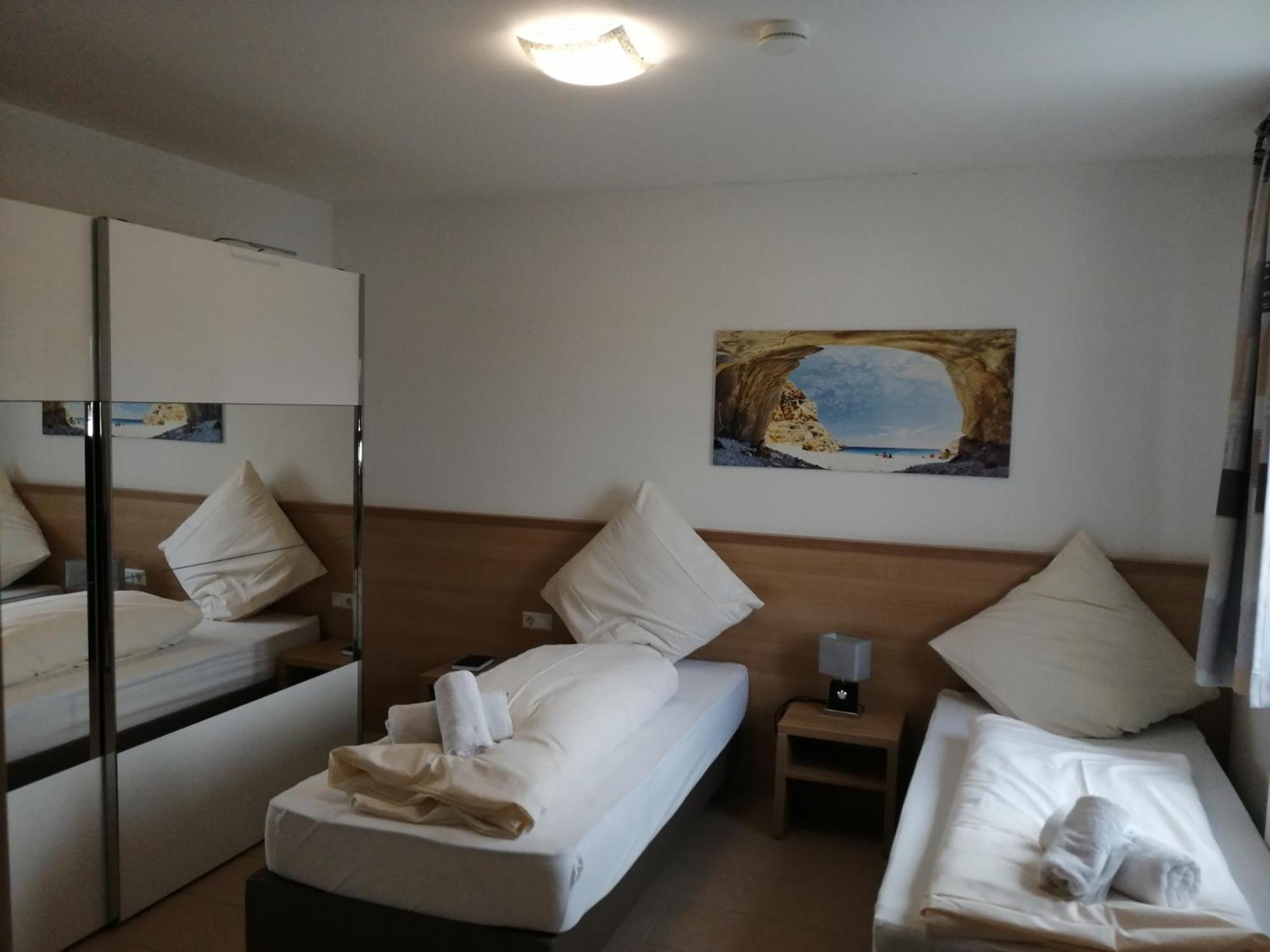 Hotel-Restaurant Zum Baeumle Süßen エクステリア 写真