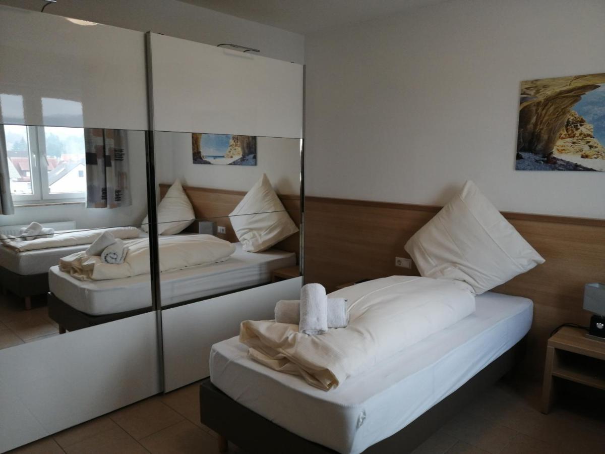 Hotel-Restaurant Zum Baeumle Süßen エクステリア 写真