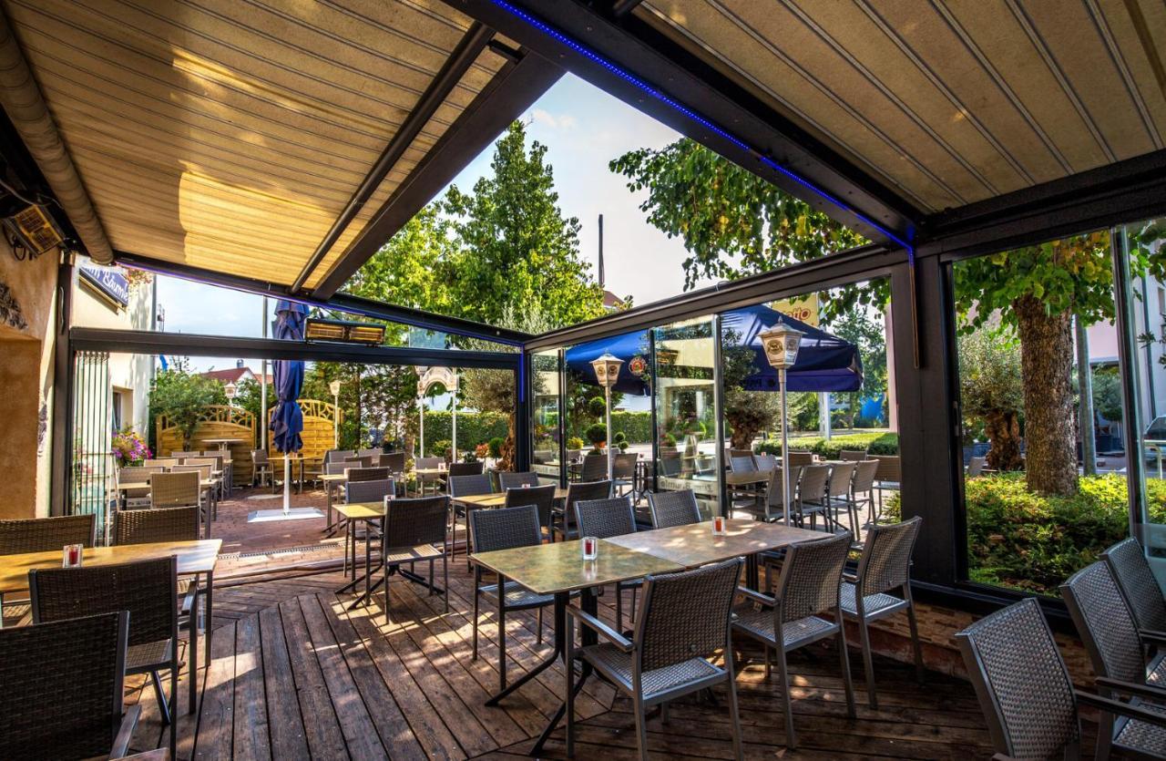 Hotel-Restaurant Zum Baeumle Süßen エクステリア 写真