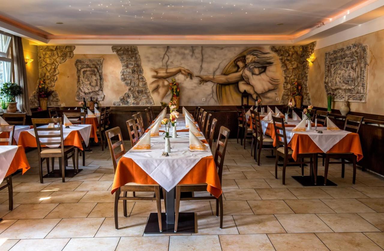 Hotel-Restaurant Zum Baeumle Süßen エクステリア 写真