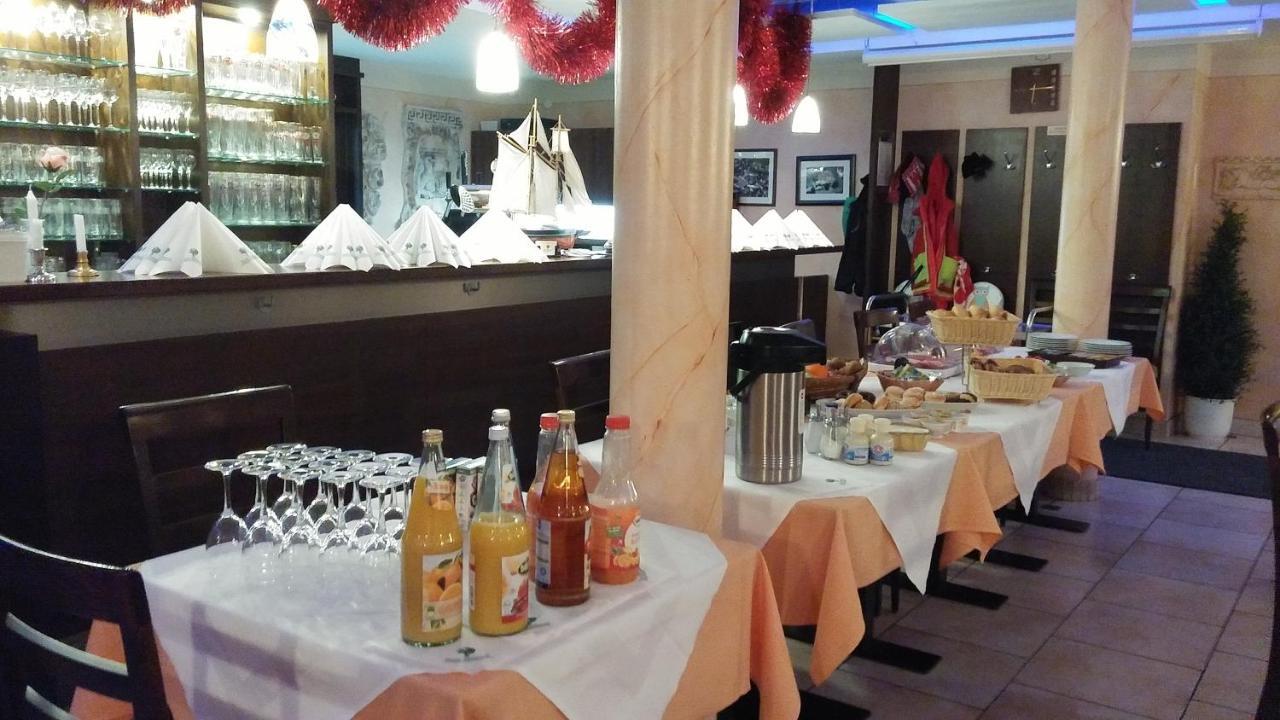 Hotel-Restaurant Zum Baeumle Süßen エクステリア 写真