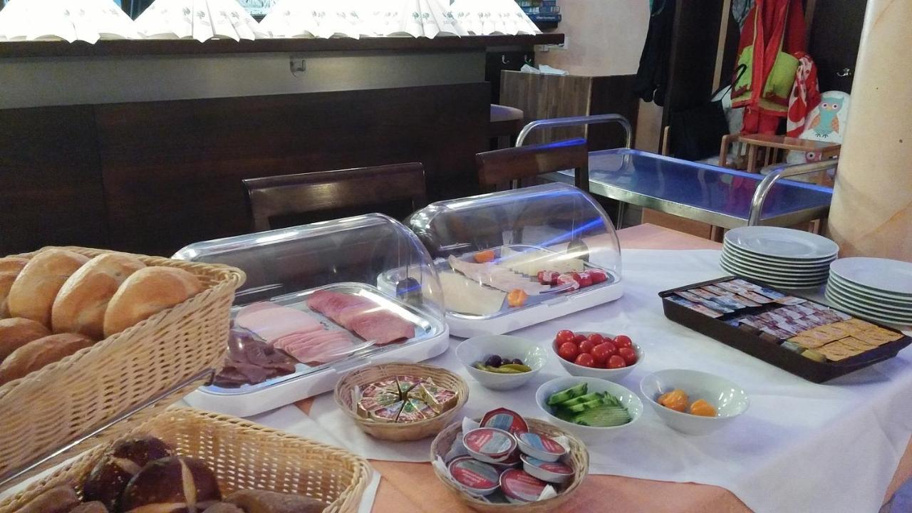 Hotel-Restaurant Zum Baeumle Süßen エクステリア 写真
