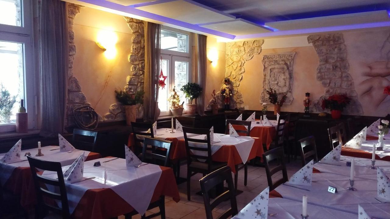 Hotel-Restaurant Zum Baeumle Süßen エクステリア 写真